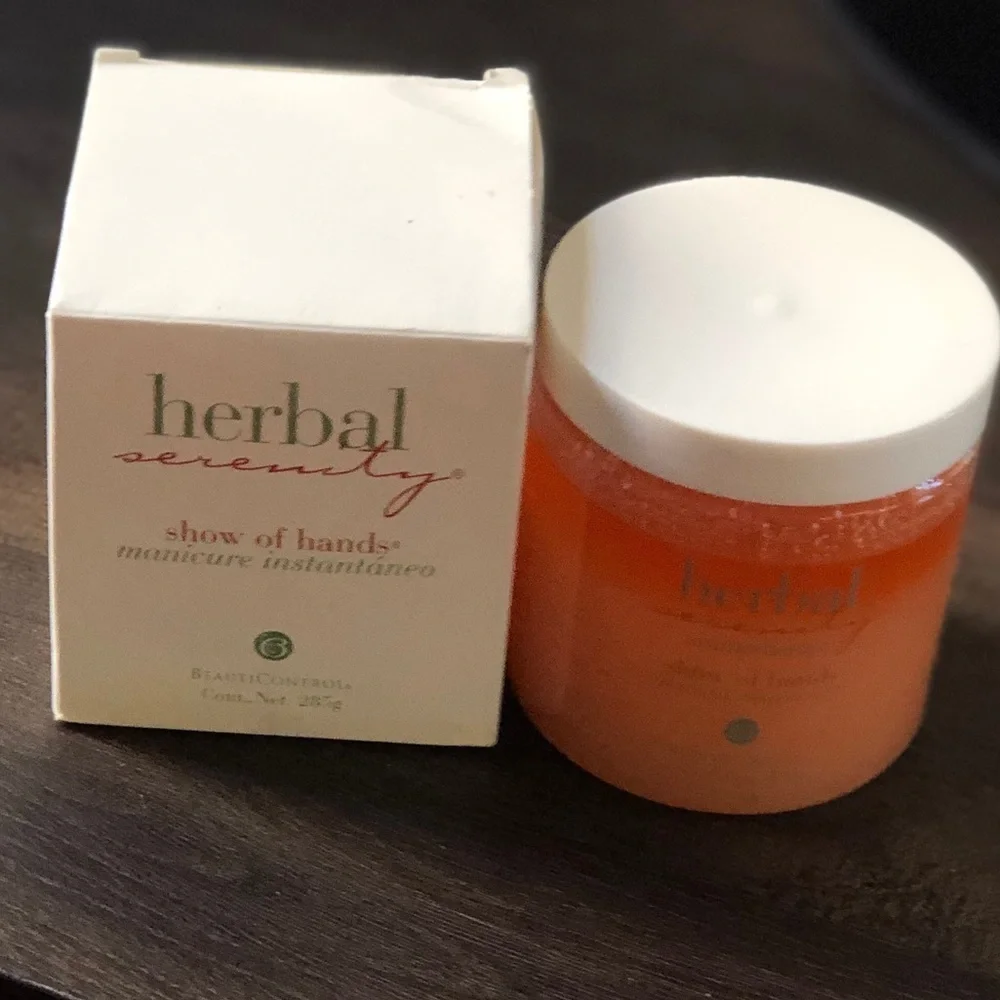 Beauticontrol Instant Manicure Exfoliating scrub New!